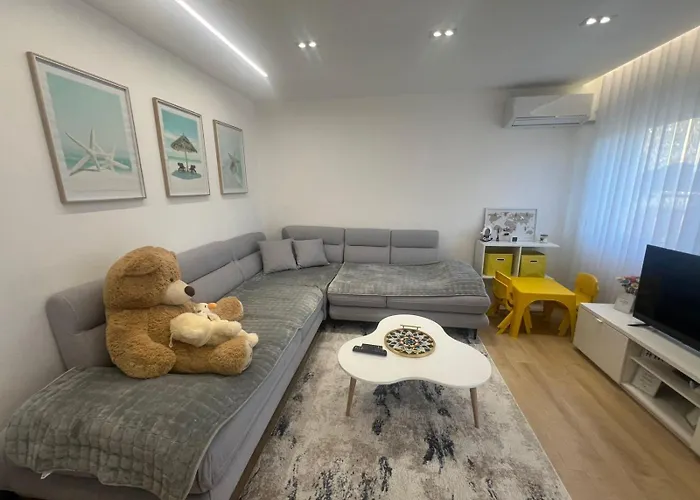 Golem, Triple E Golem (Tirana)